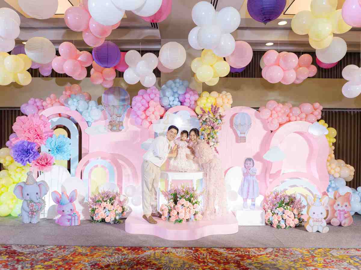 Sofia Lucille’s Colorful Hot Air Balloons + Animals 1st&nbsp;Birthday